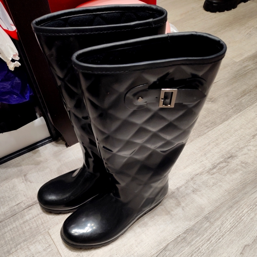 Banana Republic Black Quilted Rain Boots 8